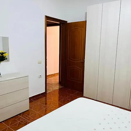 Apartment Ylli Lungomare Nr 11 *